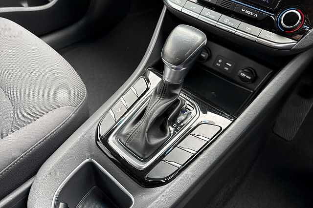 Hyundai IONIQ 1.6 GDi Hybrid SE 5dr DCT Blue