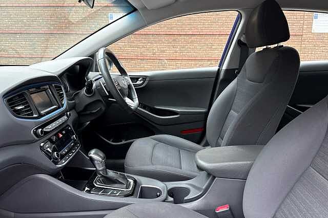 Hyundai IONIQ 1.6 GDi Hybrid SE 5dr DCT Blue