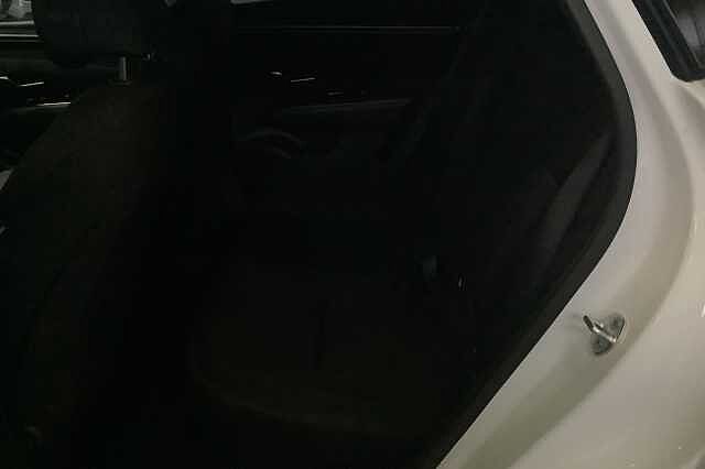 Hyundai TUCSON 1.6 TGDi Hybrid 230 SE Connect 5dr 2WD Auto White