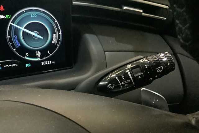 Hyundai TUCSON 1.6 TGDi Hybrid 230 SE Connect 5dr 2WD Auto White