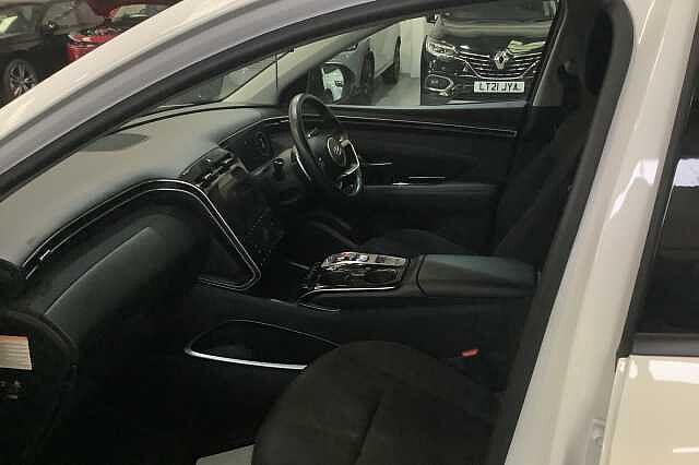 Hyundai TUCSON 1.6 TGDi Hybrid 230 SE Connect 5dr 2WD Auto White