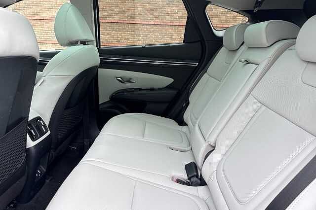 Hyundai TUCSON 1.6 TGDi Hybrid 230 Ultimate 5dr 2WD Auto Polar White