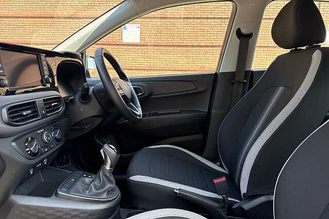 Hyundai i10 1.0 [63] Advance 5dr Auto [Nav]